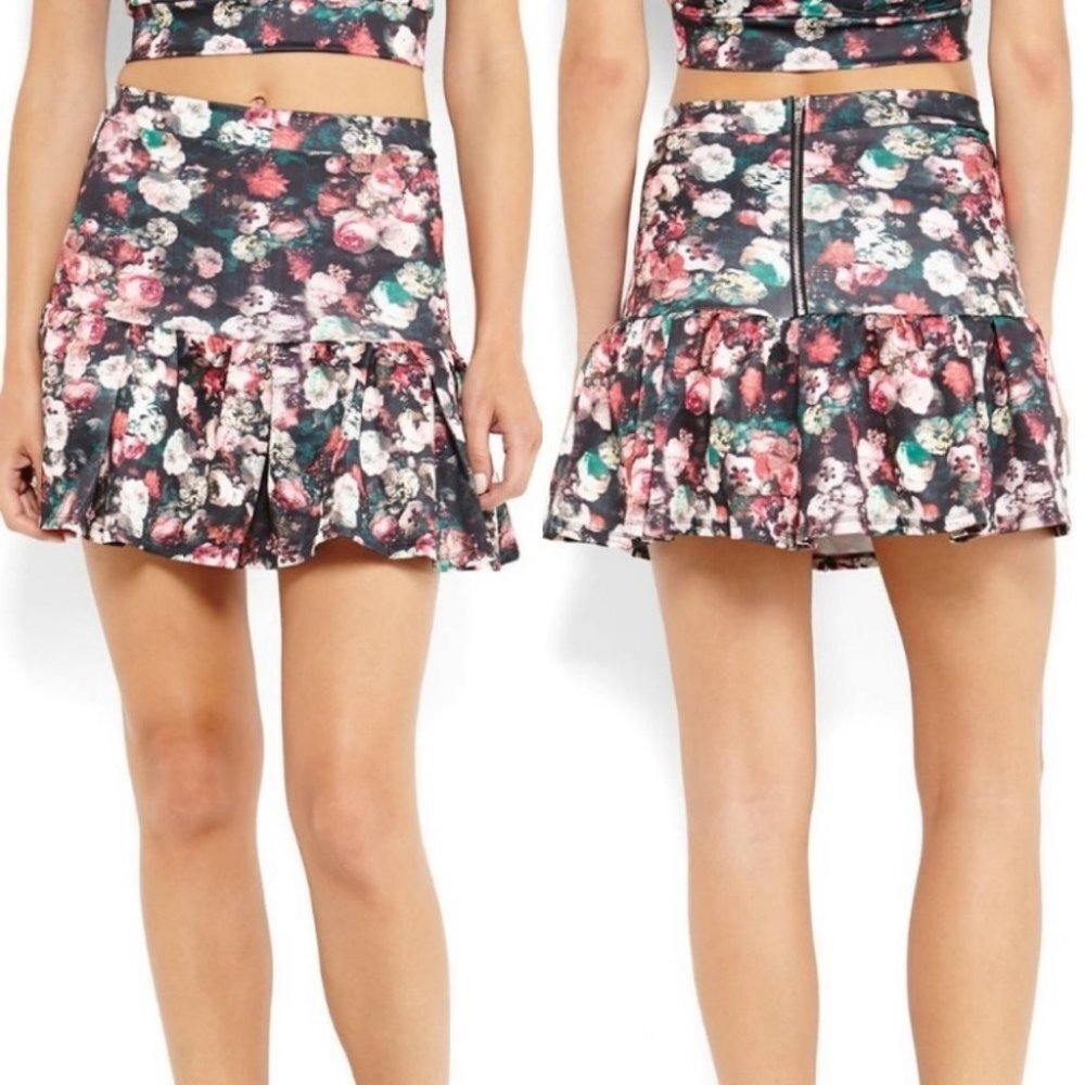 Nordstrom Re:Named Floral Print Flare Skirt Size Small Flirty Ruffle Hem Flounce